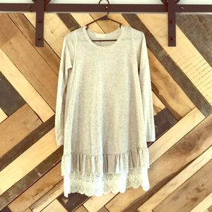 Tunic top with lace